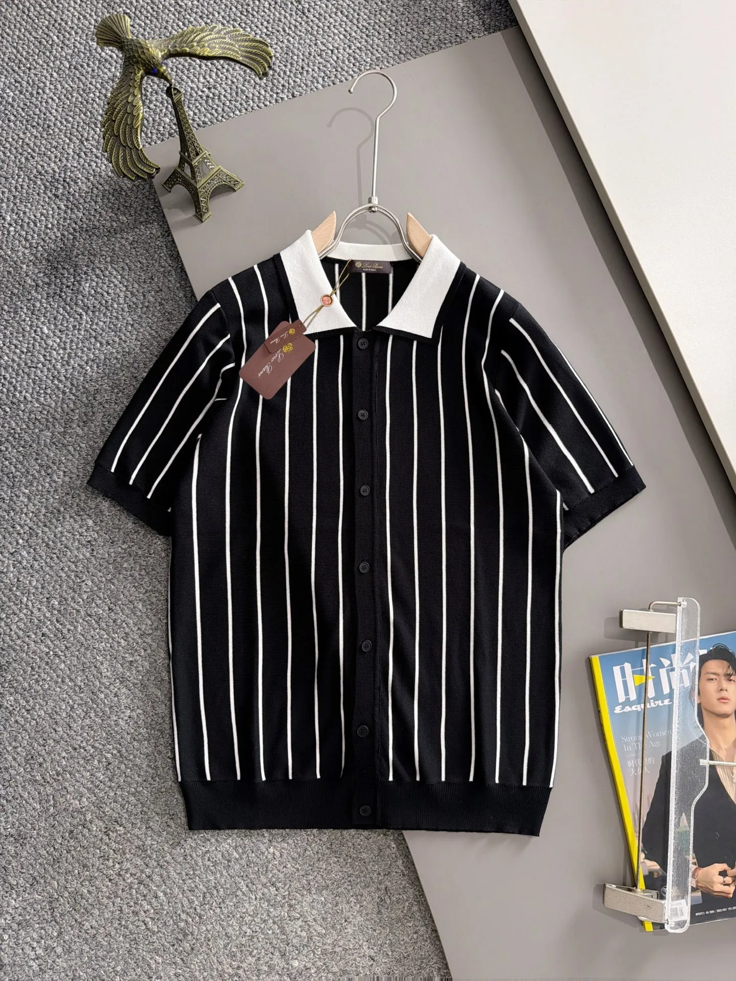 LP high quality Loro Piana 26ss New Arrival men's short-sleeved T-shirt. Made of combed cotton yarn knitted cotton fabric, no pressure when entering and exiting the counter. Exclusive control of raw materials. It feels substantial when weighed, and the upper body is more textured than ordinary T-shirts. This texture can handle the weather easily and is suitable for both hot and cold! Loose fit design, looks noble. The only correct version is available Size: M to 3XL